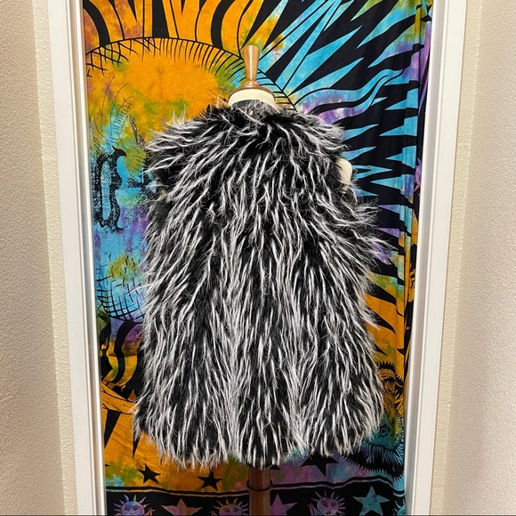 🌈 Beautiful mystic fur vest - Picture 4 of 11